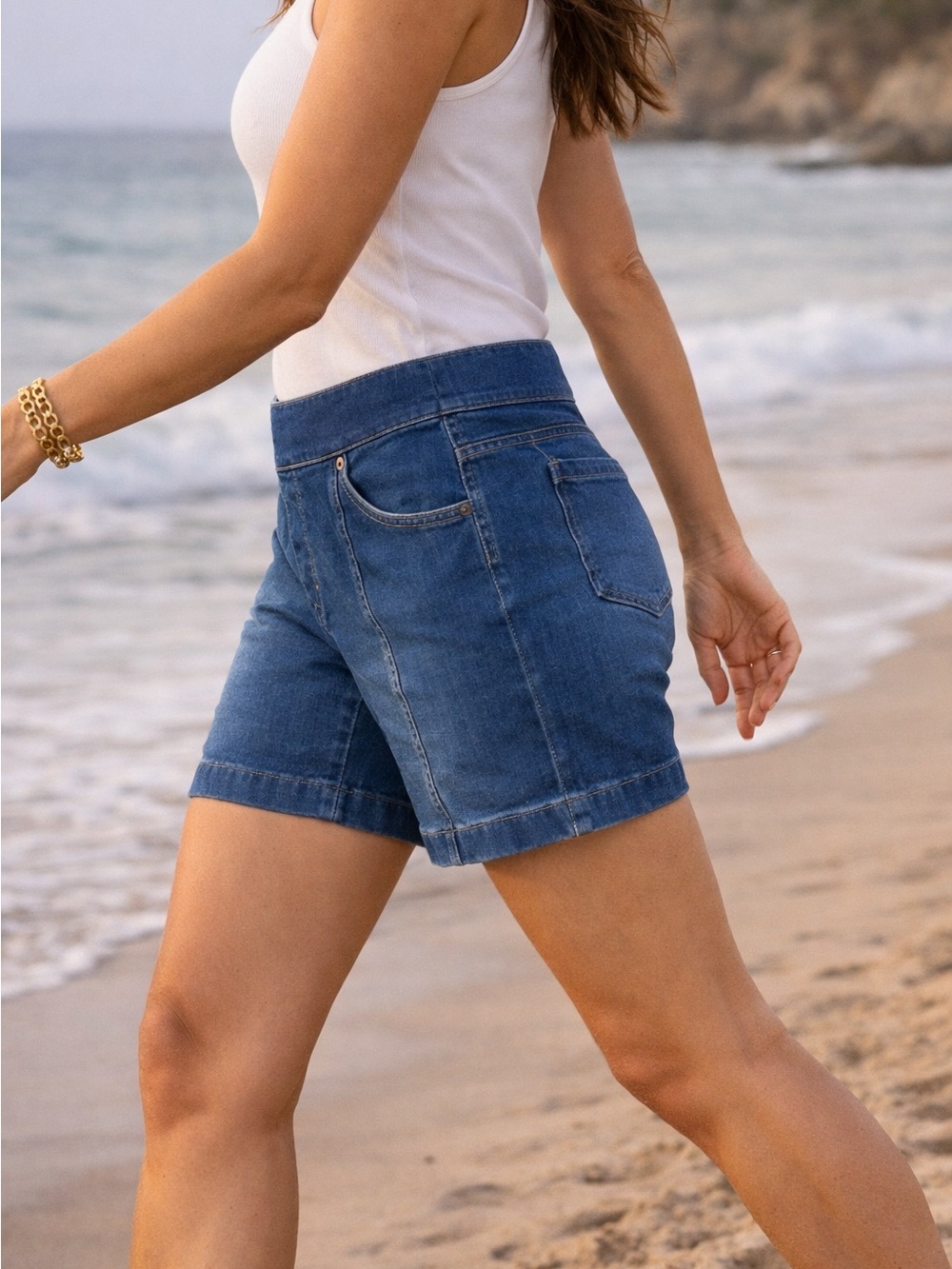 Duluth Trading Company Pull On Stretch Denim Shorts Like New Condition Size 6 - Picture 2 of 8